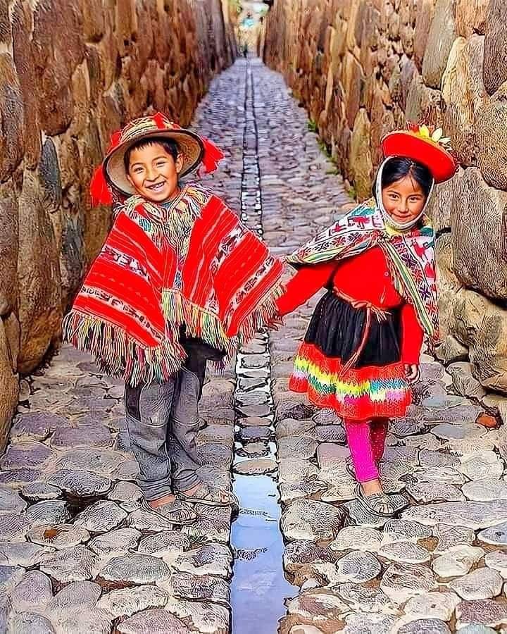 Sacred Valley Tour: Chinchero, Maras, Moray & Ollantaytambo